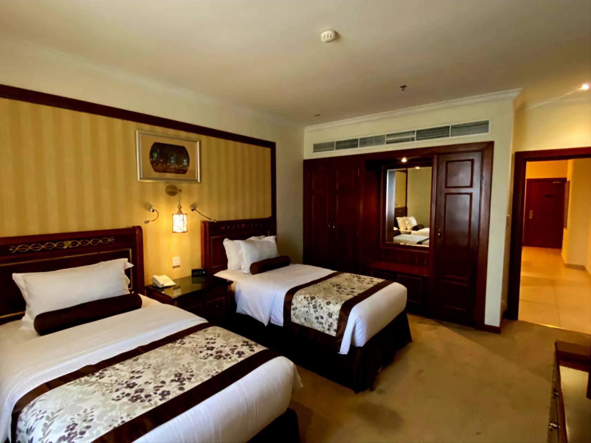 Quiet Al Shatee Hotel